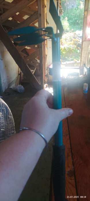 Фотография покупателя товара Мотыжка комбинированная, длина 40 см, 3 зубца, металлический черенок - Фото 8