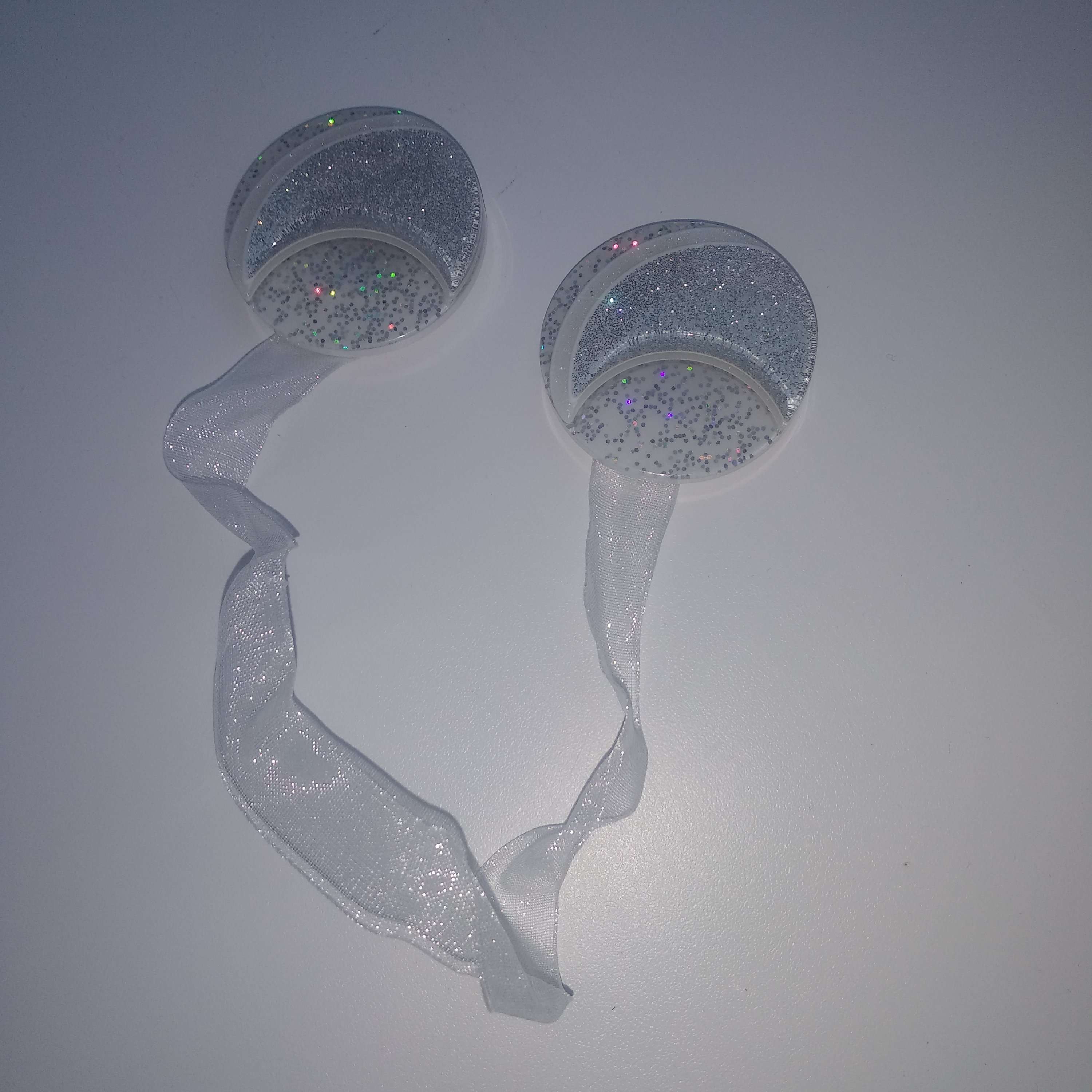 Фотография покупателя товара Подхват для штор «Месяц», d=4 см, цвет серебряный/белый - Фото 1