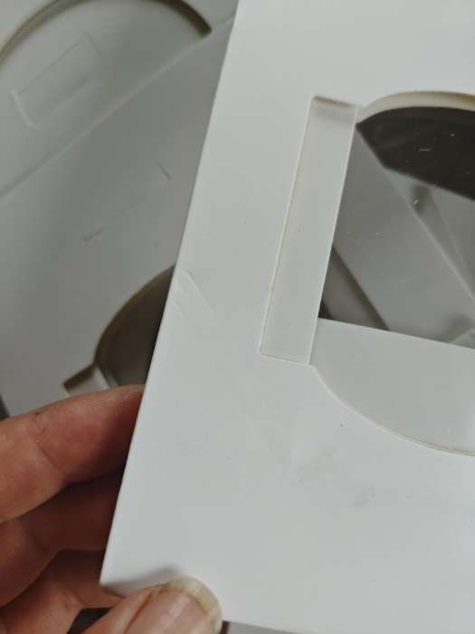 Фотография покупателя товара Коробка - пакет подарочная с ручкой, белая с окном, для упаковки сувениров и мини подарков, 16×12×6 см - Фото 3