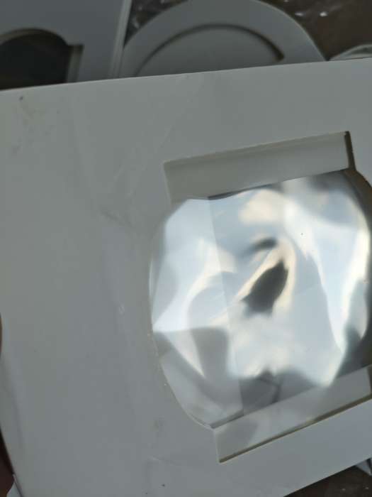 Фотография покупателя товара Коробка - пакет подарочная с ручкой, белая с окном, для упаковки сувениров и мини подарков, 16×12×6 см - Фото 4