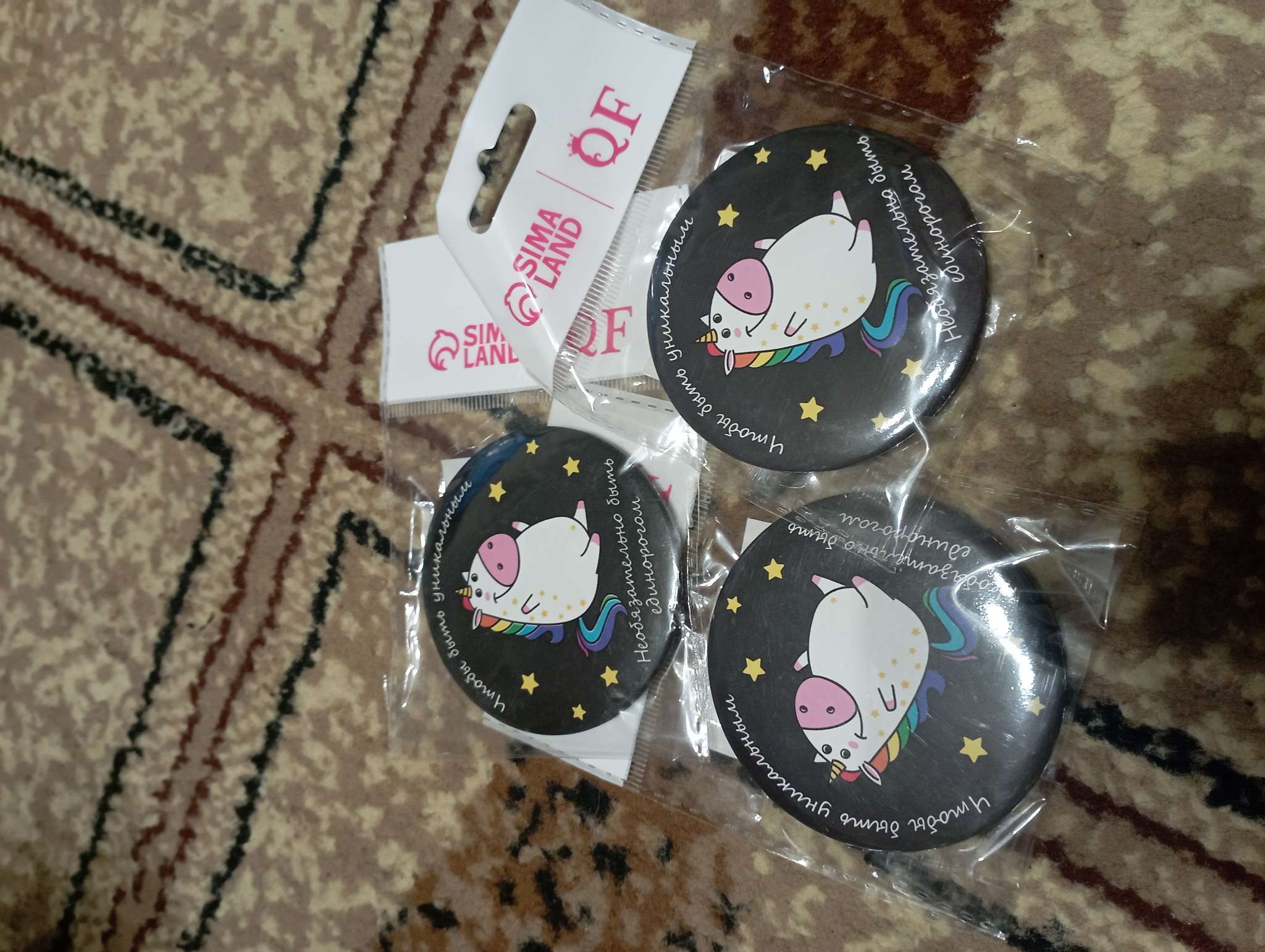 Фотография покупателя товара Зеркало карманное «Единорожка», d=7.5 см, разноцветное - Фото 1