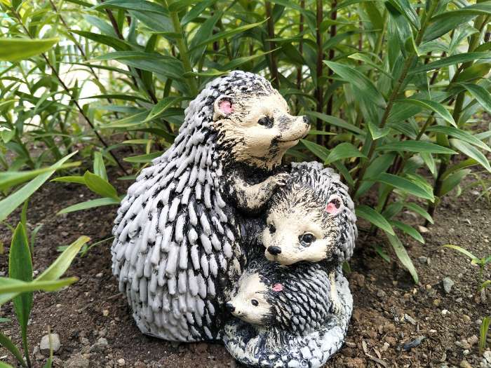 Фотография покупателя товара Садовая фигура из гипса «Семейство ежей», 20×19×22 см - Фото 5