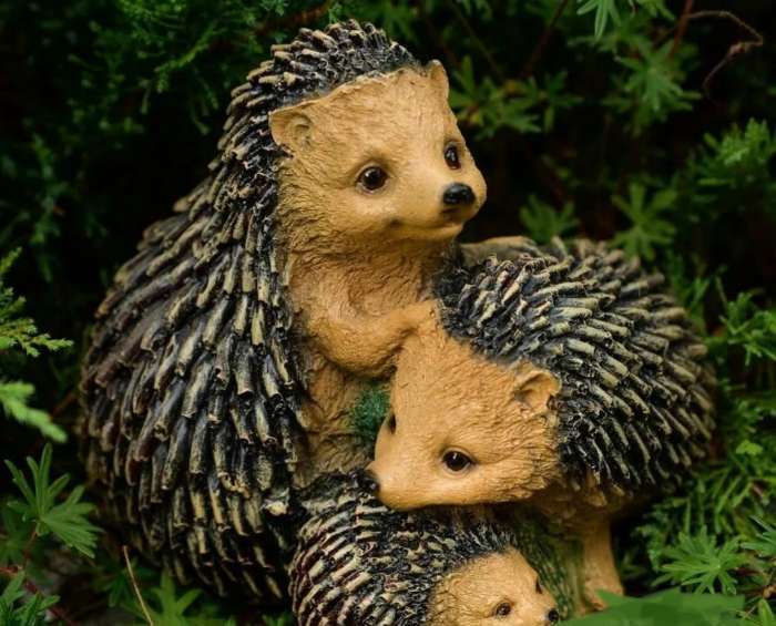 Фотография покупателя товара Садовая фигура из гипса «Семейство ежей», 20×19×22 см - Фото 6