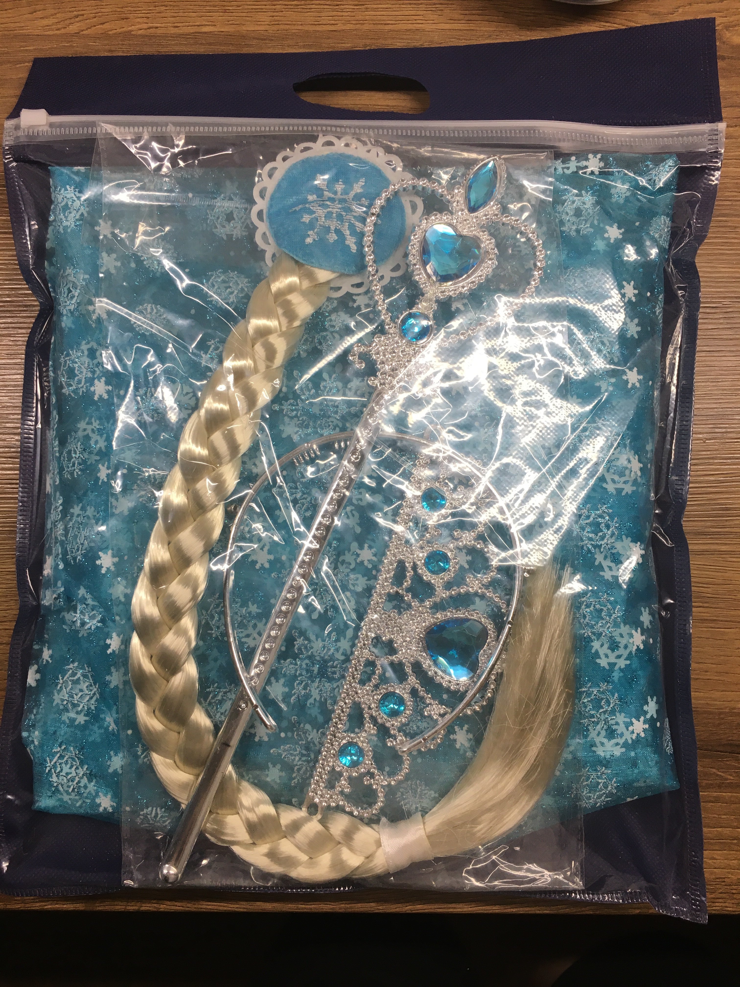 Фотография покупателя товара Карнавальный набор «Элла», плащ из органзы, коса, жезл, корона, длина 80 см - Фото 2