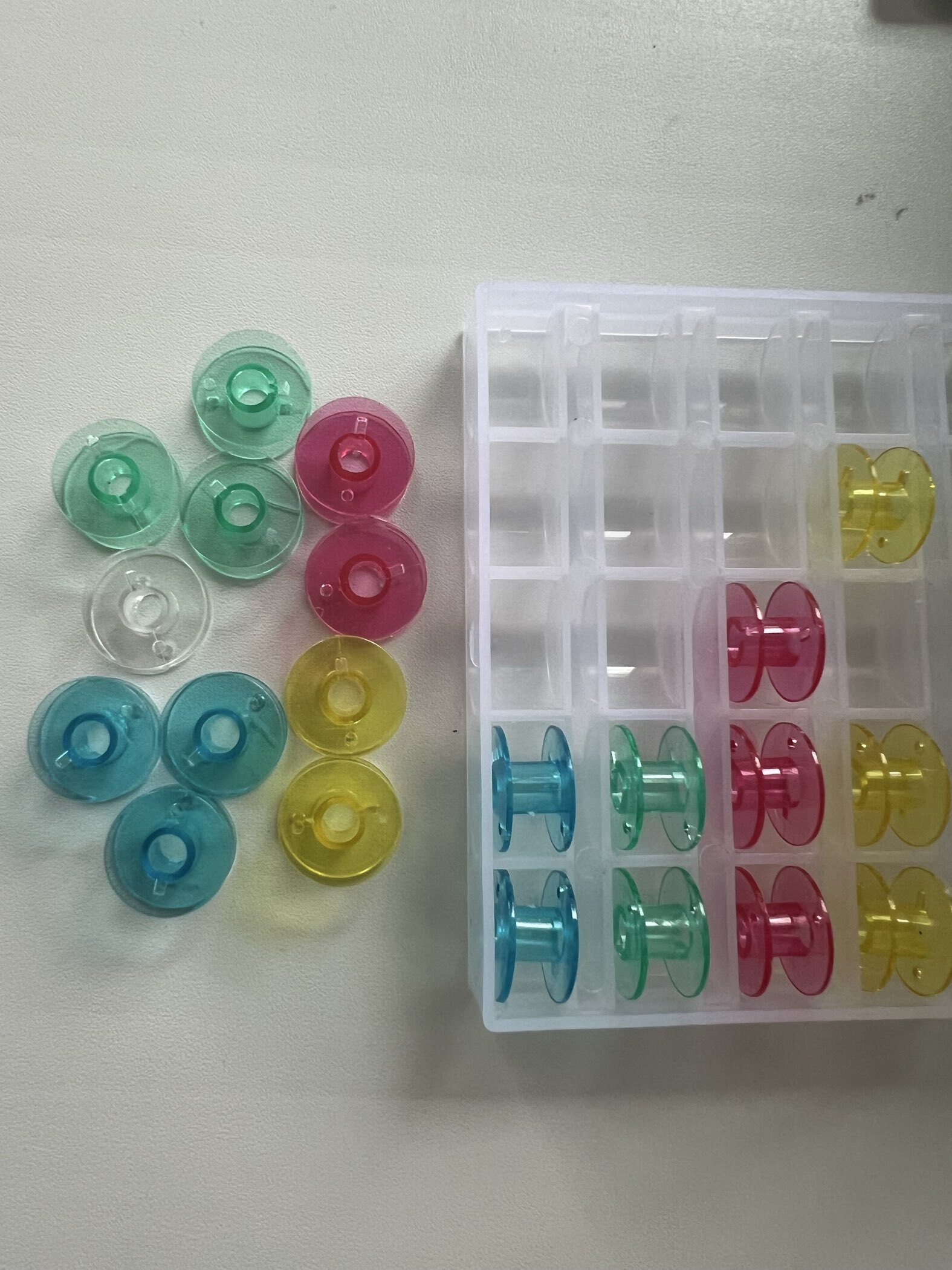 Фотография покупателя товара Набор шпулек в органайзере, d=20 мм, 25 шт., МИКС - Фото 3