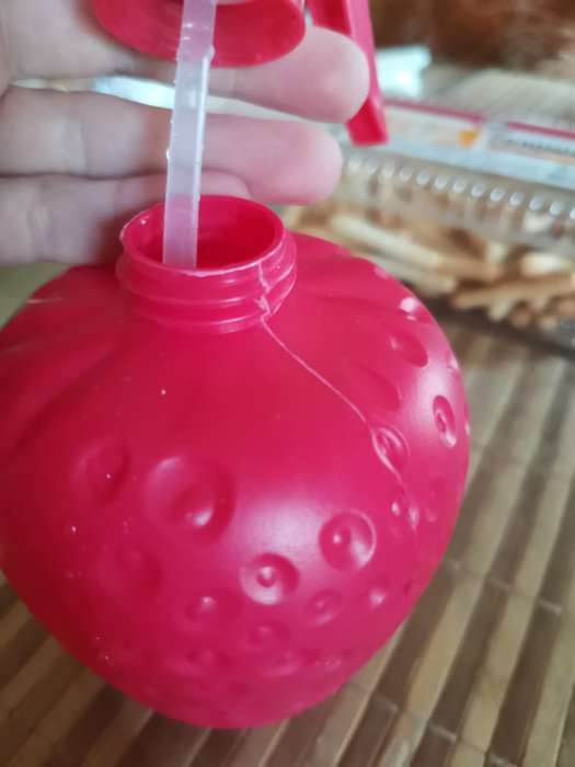 Фотография покупателя товара Пульверизатор «Клубничка», 500 мл, цвет красный - Фото 4