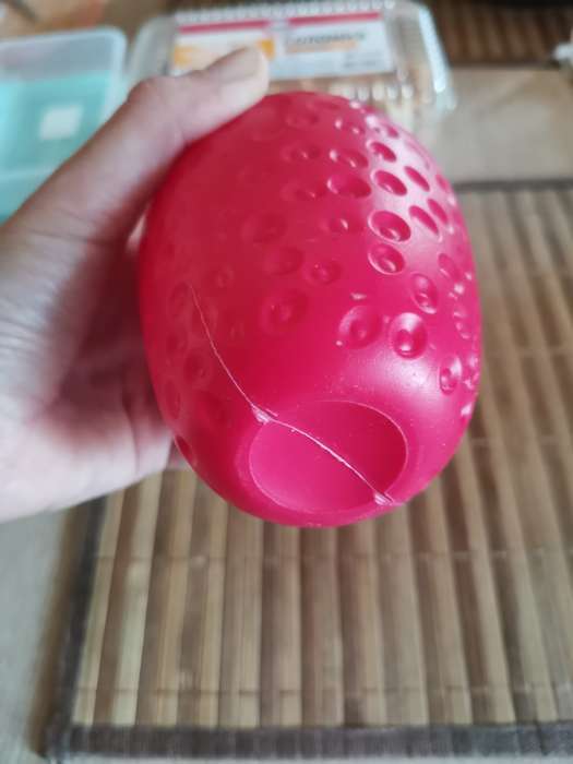 Фотография покупателя товара Пульверизатор «Клубничка», 500 мл, цвет красный - Фото 5