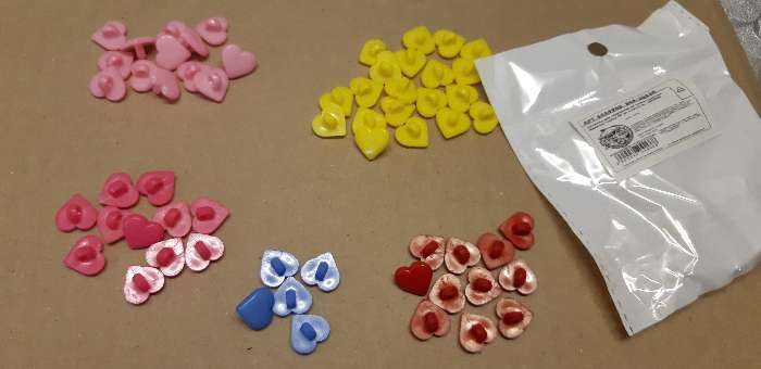 Фотография покупателя товара Пуговицы пластик для творчества на ножке "Цветные сердечки" набор 60 шт 1,2х1,2 см - Фото 1