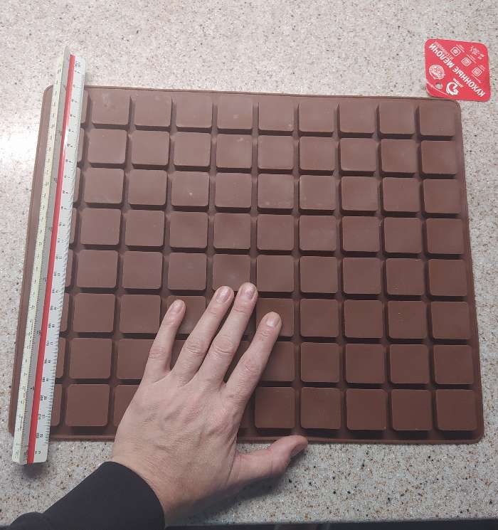 Фотография покупателя товара Форма для шоколада Доляна «Кубики», 36×29,5×1,2 см, 80 ячеек (2,8×2,8×1,2 см), цвет шоколадный - Фото 4