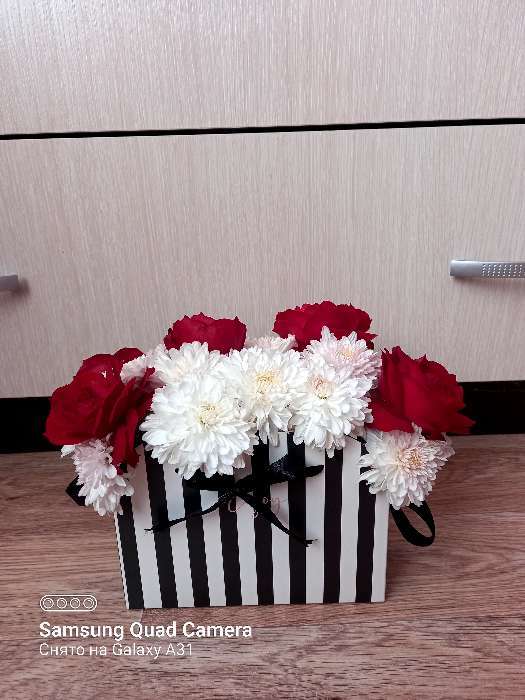 Фотография покупателя товара Коробка для цветов складная Enjoy, 17 × 13 × 7 см - Фото 3