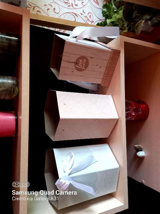 Фотография покупателя товара Коробка подарочная складная шестигранник «Мятное кружево», 17 х 14,8 х 19,5 см - Фото 3
