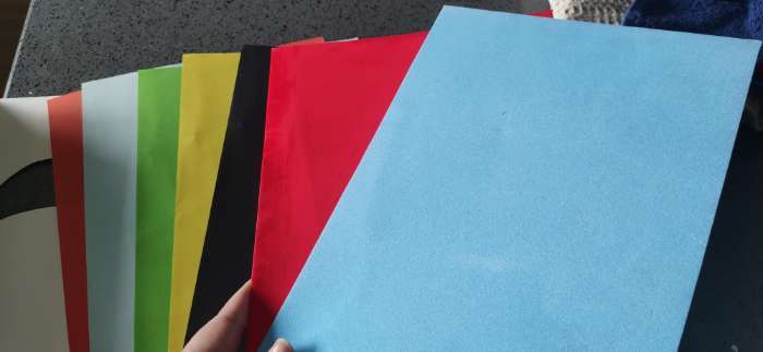 Фотография покупателя товара Цветная бумага с бархатом А4, 8 листов, 8 цветов, 80 г/м², «Щенячий патруль» - Фото 1