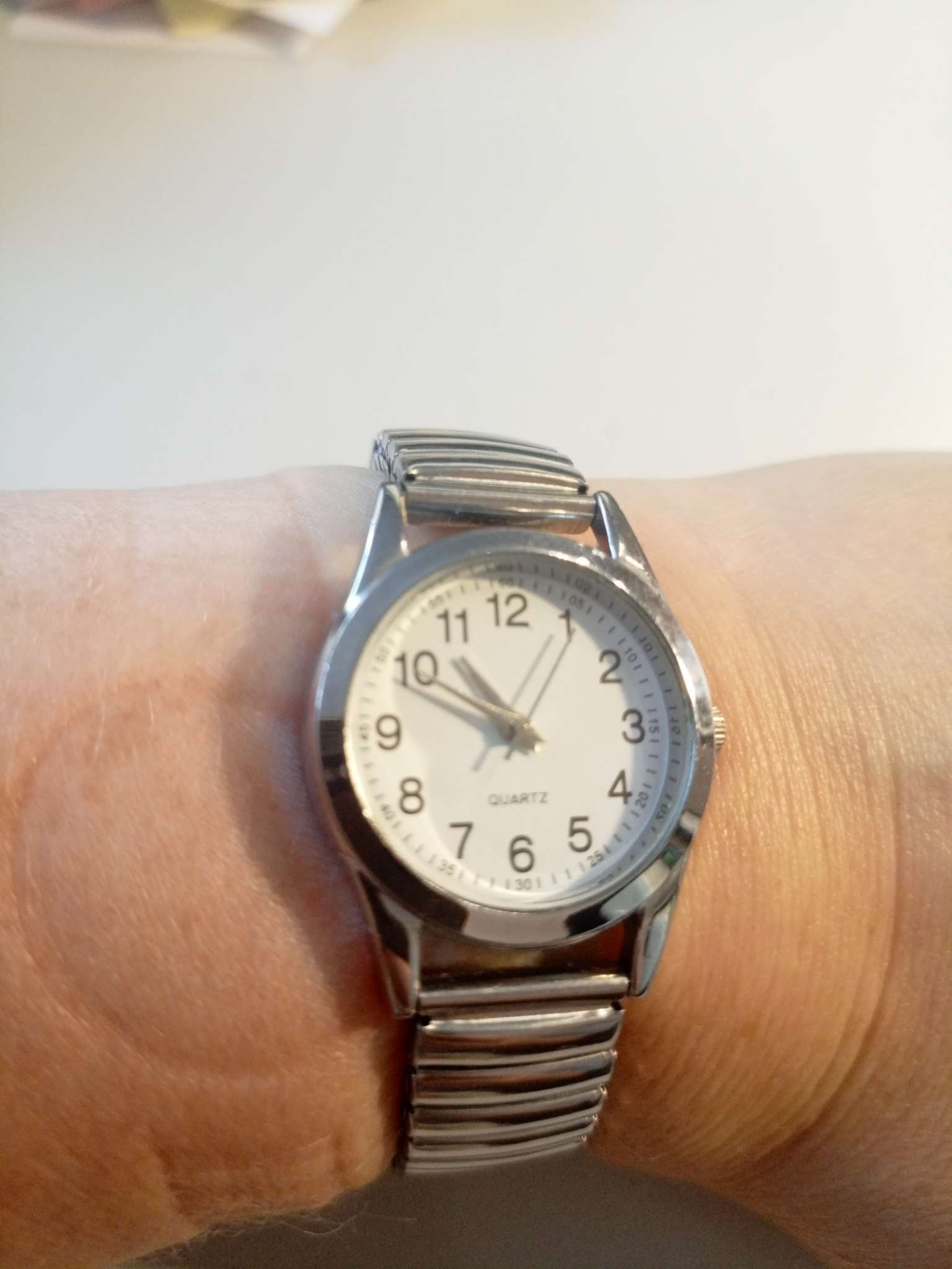 Фотография покупателя товара Часы наручные женские, кварцевые, диаметр корпуса 3.5 см, диаметр циферблата 2.8 см, серебристые - Фото 14