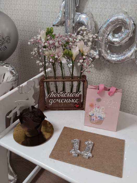 Фотография покупателя товара Свеча в торт «Цифра 8», золотая, 5.5 см - Фото 1