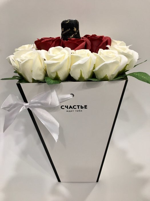 Фотография покупателя товара Коробка для цветов на лентах «Шанель», 17 х 25 х 9 см - Фото 11