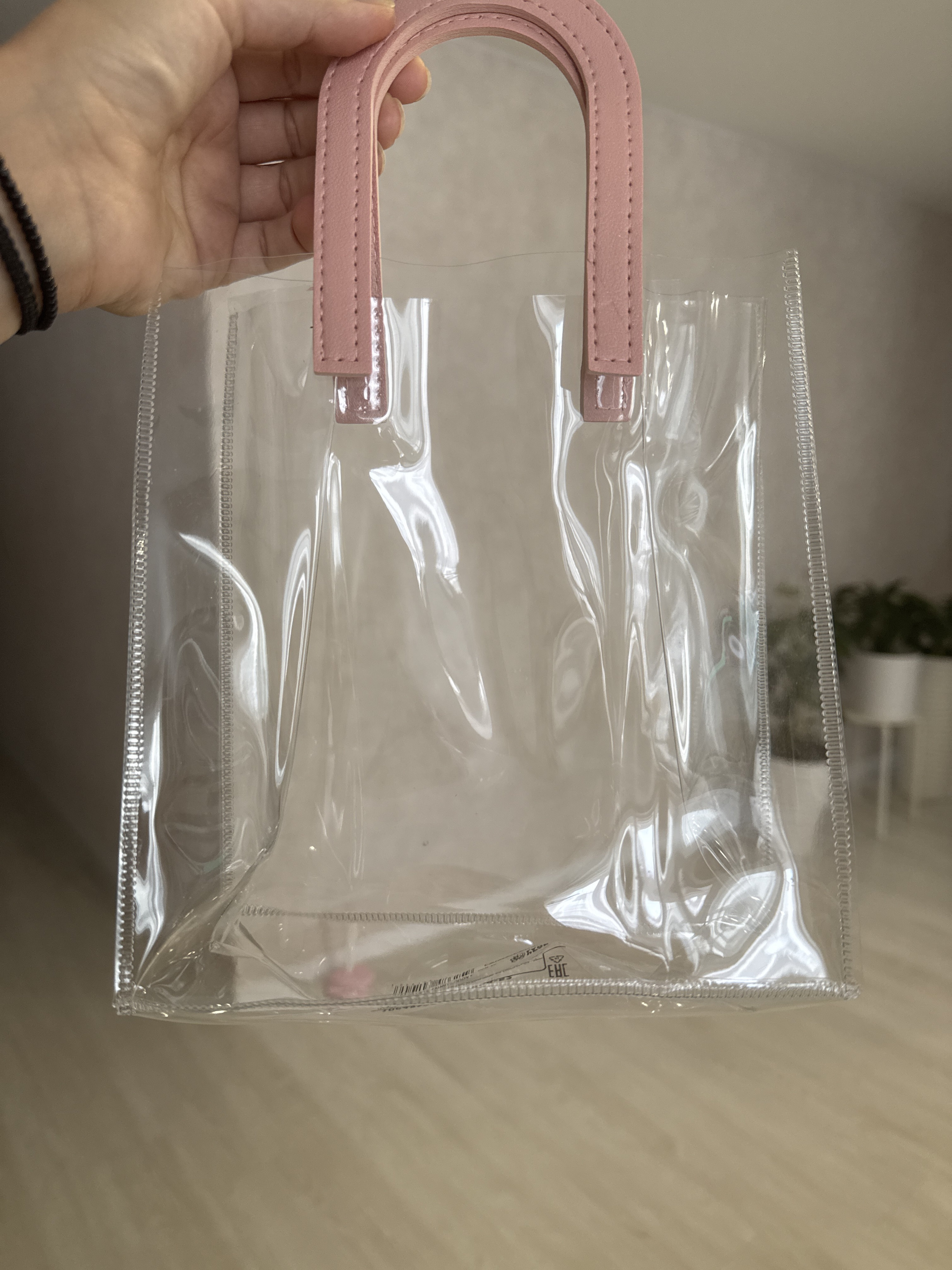 Фотография покупателя товара Пакет подарочный из ПВХ Красный 20×18×10 см - Фото 3