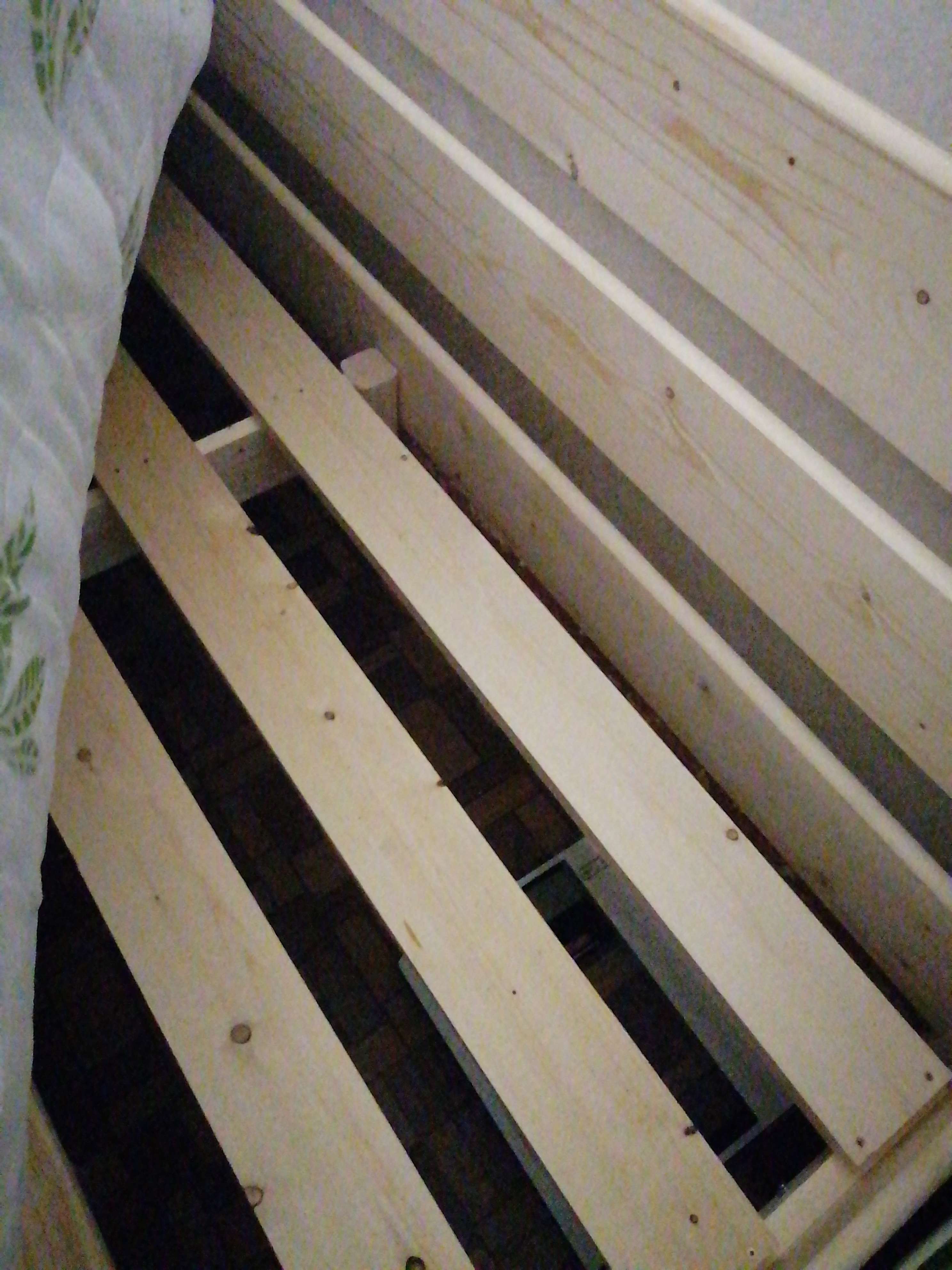 Фотография покупателя товара Двуспальная кровать «Кантри», 1600×2000, массив сосны, без покрытия