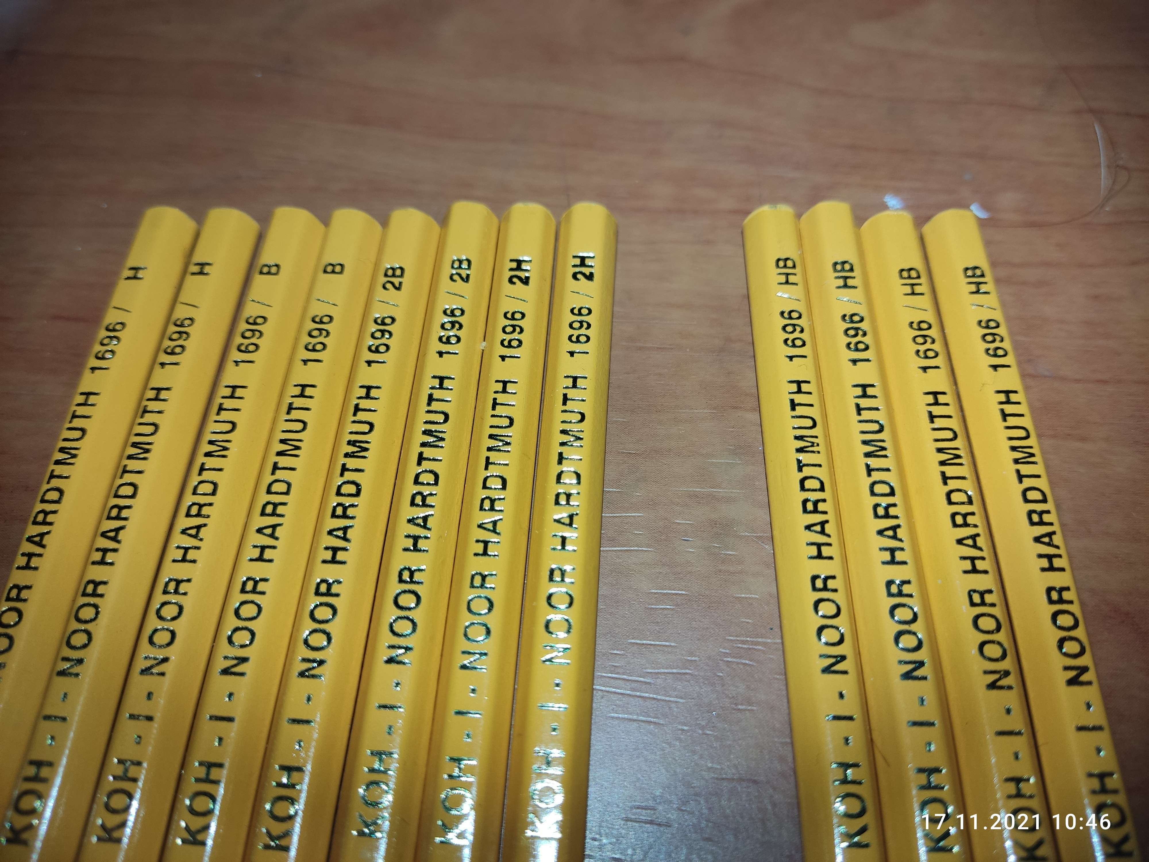 Фотография покупателя товара Набор карандашей чернографитных разной твердости 12 штук Koh-I-Noor 1696, 2H-2B - Фото 1