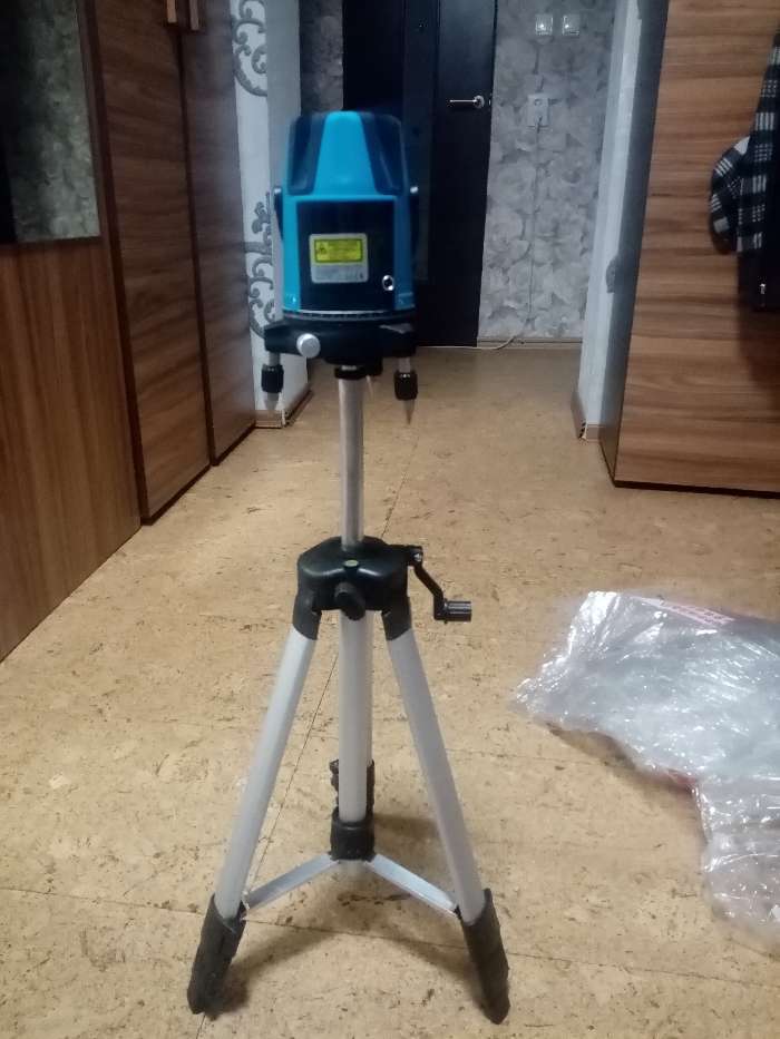 Фотография покупателя товара Нивелир лазерный INSTRUMAX Constructor 4D Set IM0114, 20/70 м, ±0.2 мм/м, угол ±3°, 5 линий   390056 - Фото 1
