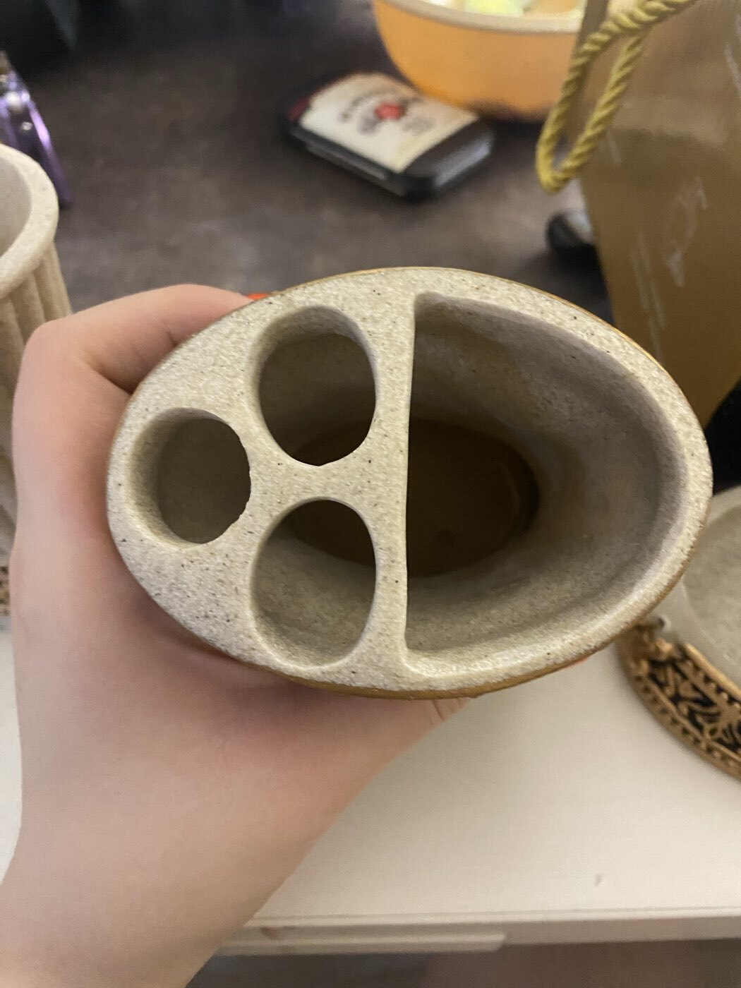 Фотография покупателя товара УЦЕНКА Набор для ванной «Вензеля», 4 предмета (мыльница, дозатор для мыла, 2 стакана) - Фото 3