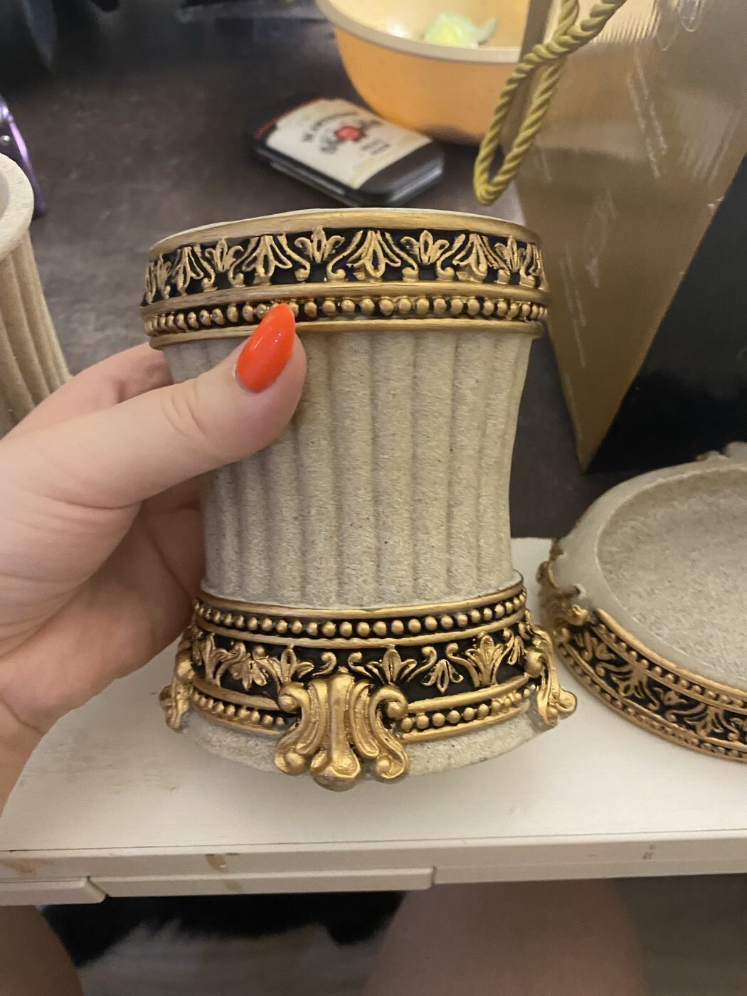 Фотография покупателя товара УЦЕНКА Набор для ванной «Вензеля», 4 предмета (мыльница, дозатор для мыла, 2 стакана) - Фото 4