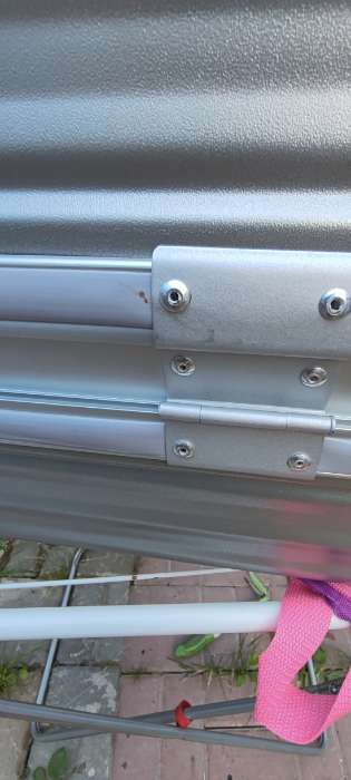 Фотография покупателя товара Чемодан на колёсах средний 55 л (M),, 2 кодовых замка, 4 колеса, крючок, серебряный - Фото 4