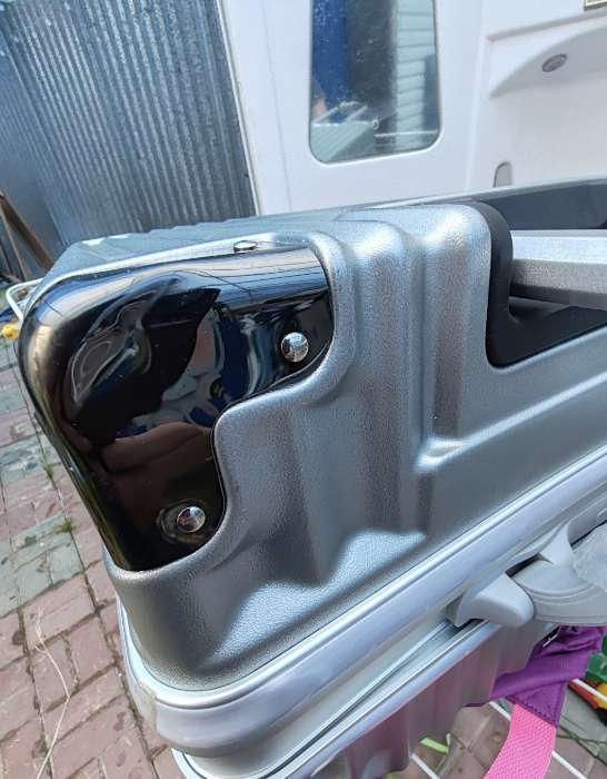 Фотография покупателя товара Чемодан на колёсах средний 55 л (M),, 2 кодовых замка, 4 колеса, крючок, серебряный - Фото 6