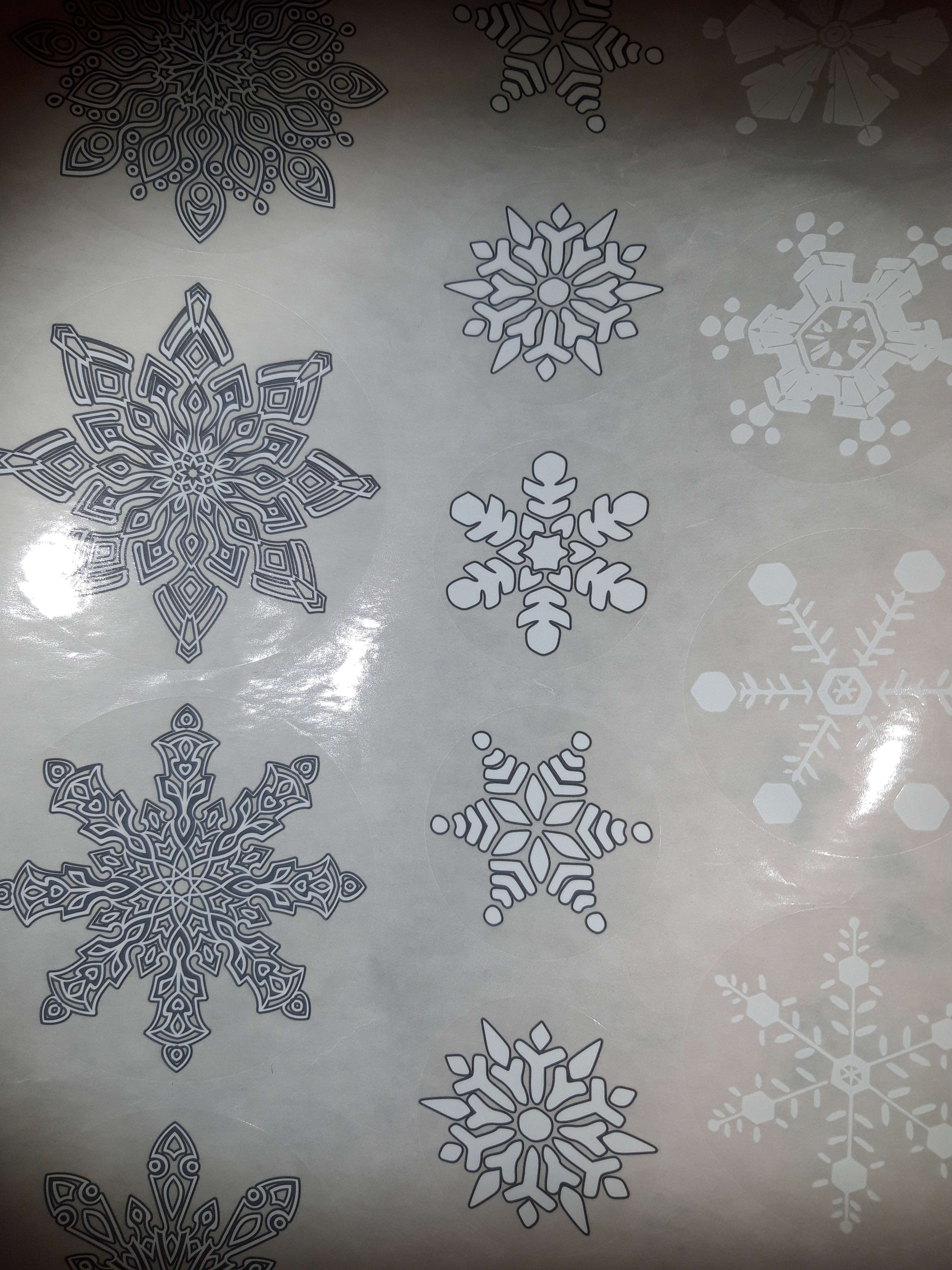 Фотография покупателя товара Набор наклеек новогодних на окна "Снежинки" серебро, 37 х 37 см - Фото 8