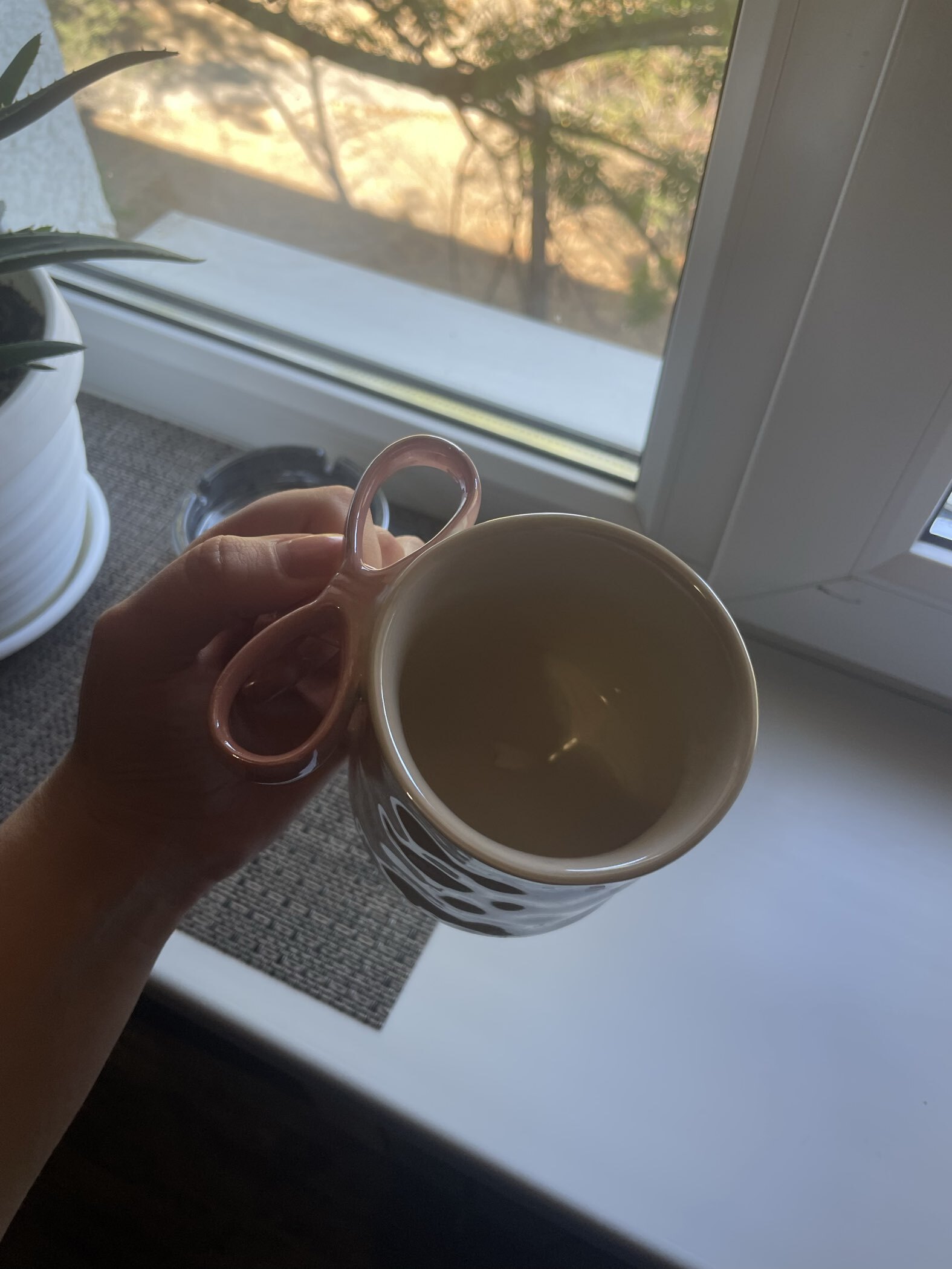 Фотография покупателя товара Кружка «Бантик», керамика, 350 мл, 8.5×9 см, белая - Фото 3