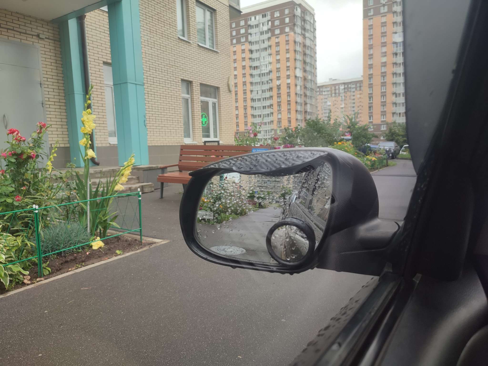 Фотография покупателя товара Козырек на зеркало заднего вида, универсальный, под карбон, набор 2 шт. - Фото 2