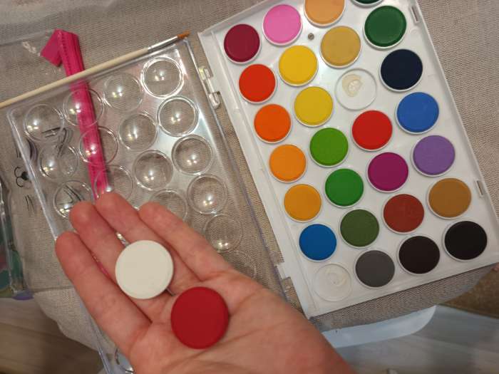 Фотография покупателя товара Краски акварельные 28 цветов, круглые, диаметр кюветы 28 мм, с кистью, пластиковый пенал, CALLIGRATA TOP - Фото 1