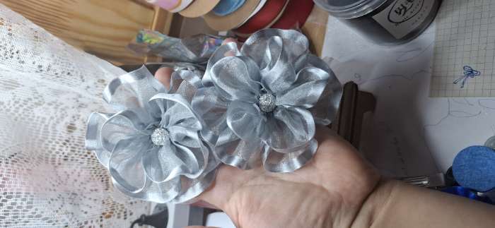 Фотография покупателя товара Лента декоративная, капроновая, атласная, 40 мм, 18±1 м, цвет серебряный - Фото 1