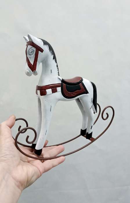 Фотография покупателя товара Фигурка дерево «Лошадка-качалка», белая с красным, 22×5×23 см - Фото 2