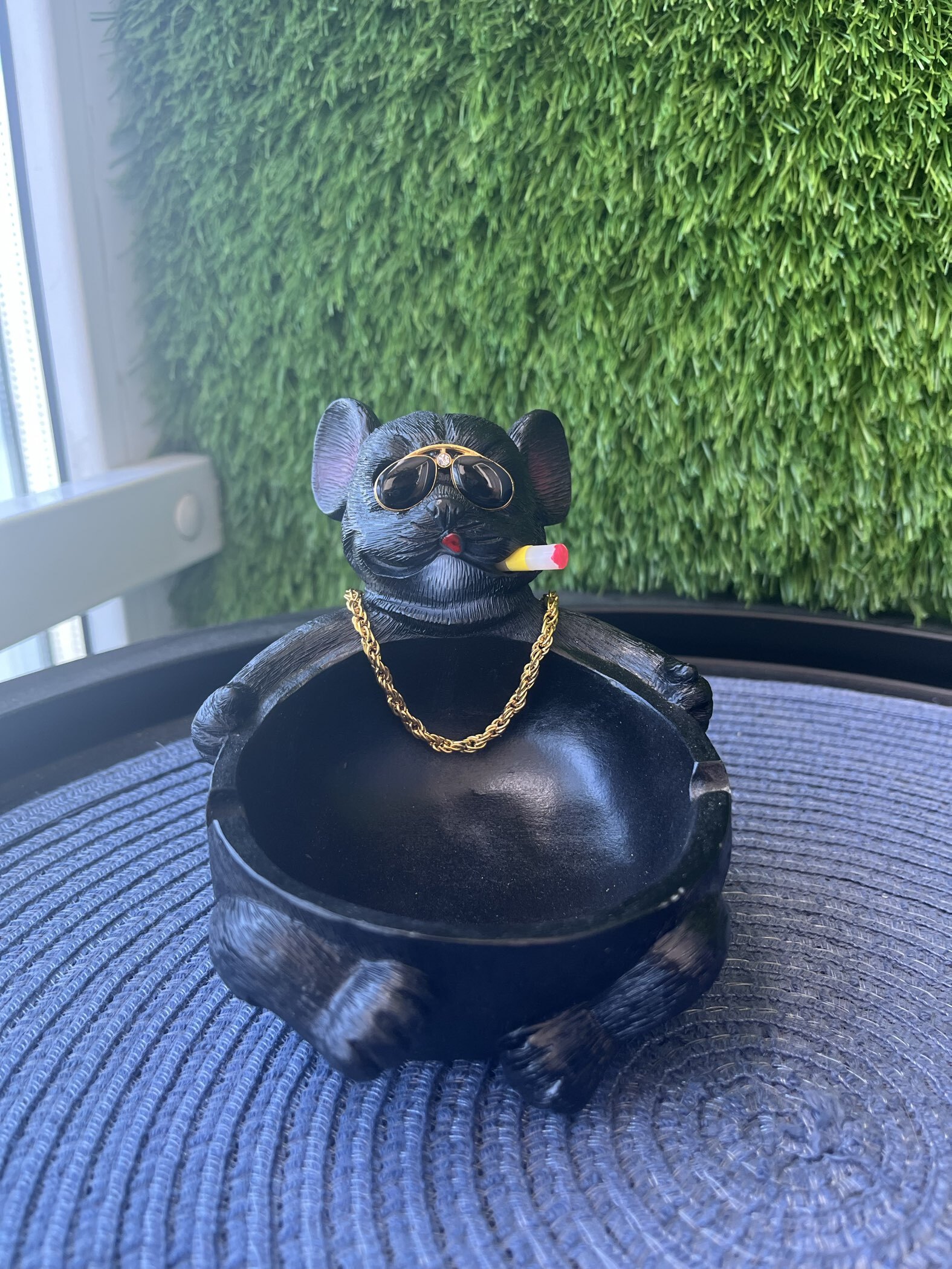 Фотография покупателя товара Пепельница для дома «Мопс с сигаретой», для сигарет и стиков, 11.8×10×10.8 см - Фото 1