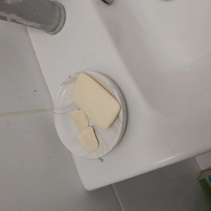 Фотография покупателя товара Мыльница керамическая «Розалин», бело-чёрная - Фото 2