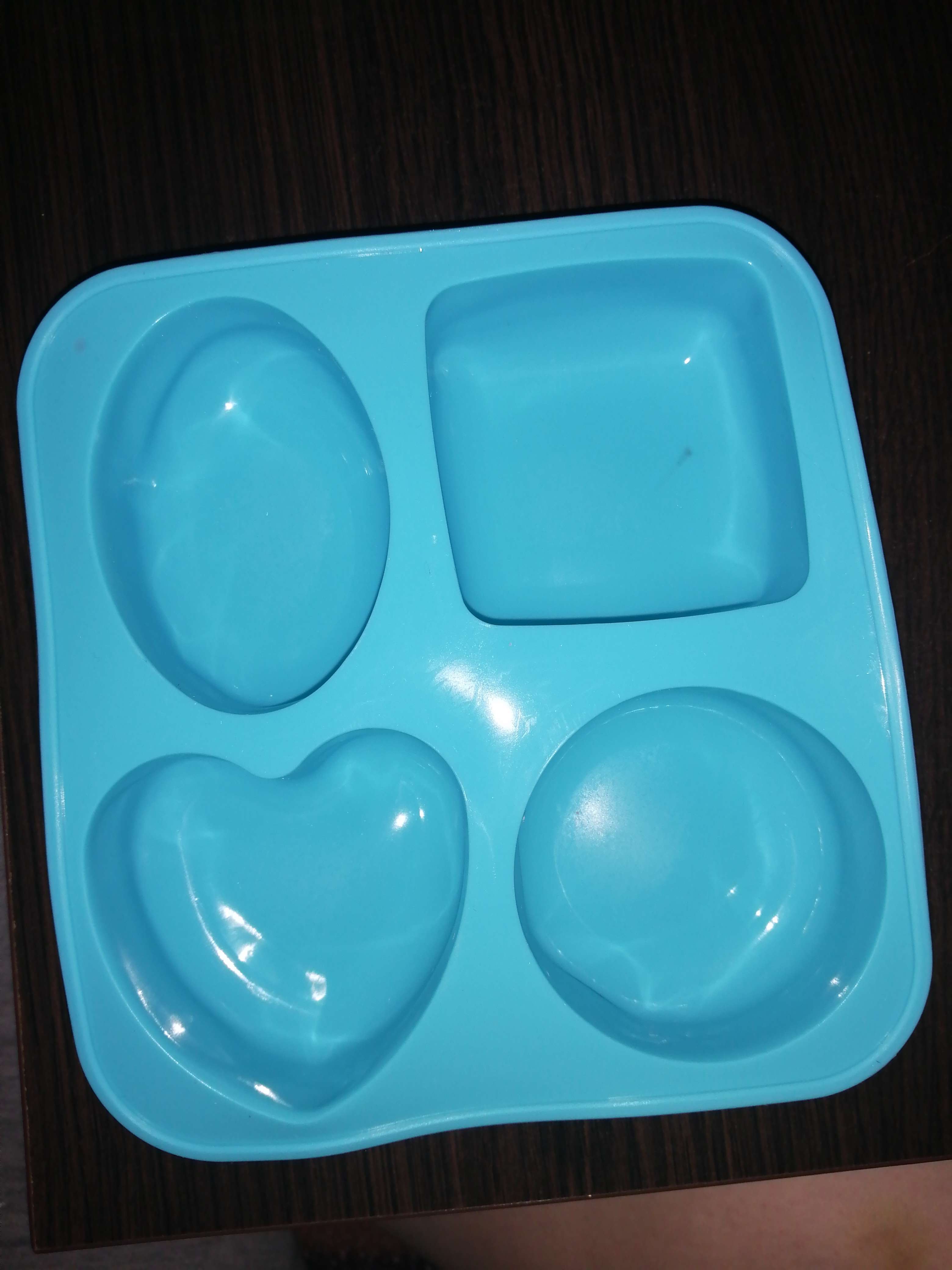 Фотография покупателя товара Форма силиконовая для выпечки «Фигуры и сердце», 16×17 см, 4 ячейки (7×7 см), цвет МИКС - Фото 6