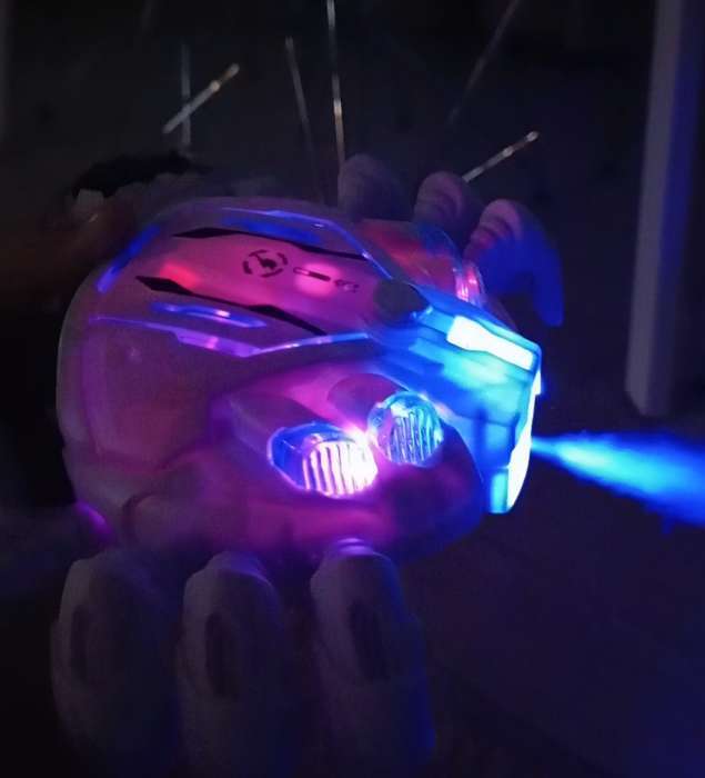 Фотография покупателя товара Животное «Шустрый краб», световые, звуковые, дымовые эффекты, работает от батареек, цвет белый - Фото 1