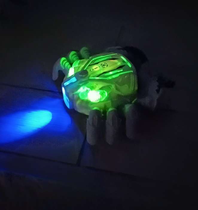 Фотография покупателя товара Животное «Шустрый краб», световые, звуковые, дымовые эффекты, работает от батареек, цвет белый - Фото 2