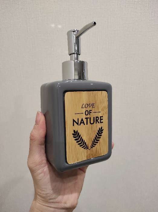 Фотография покупателя товара Дозатор для жидкого мыла Доляна «Природа», 350 мл, цвет серый - Фото 5