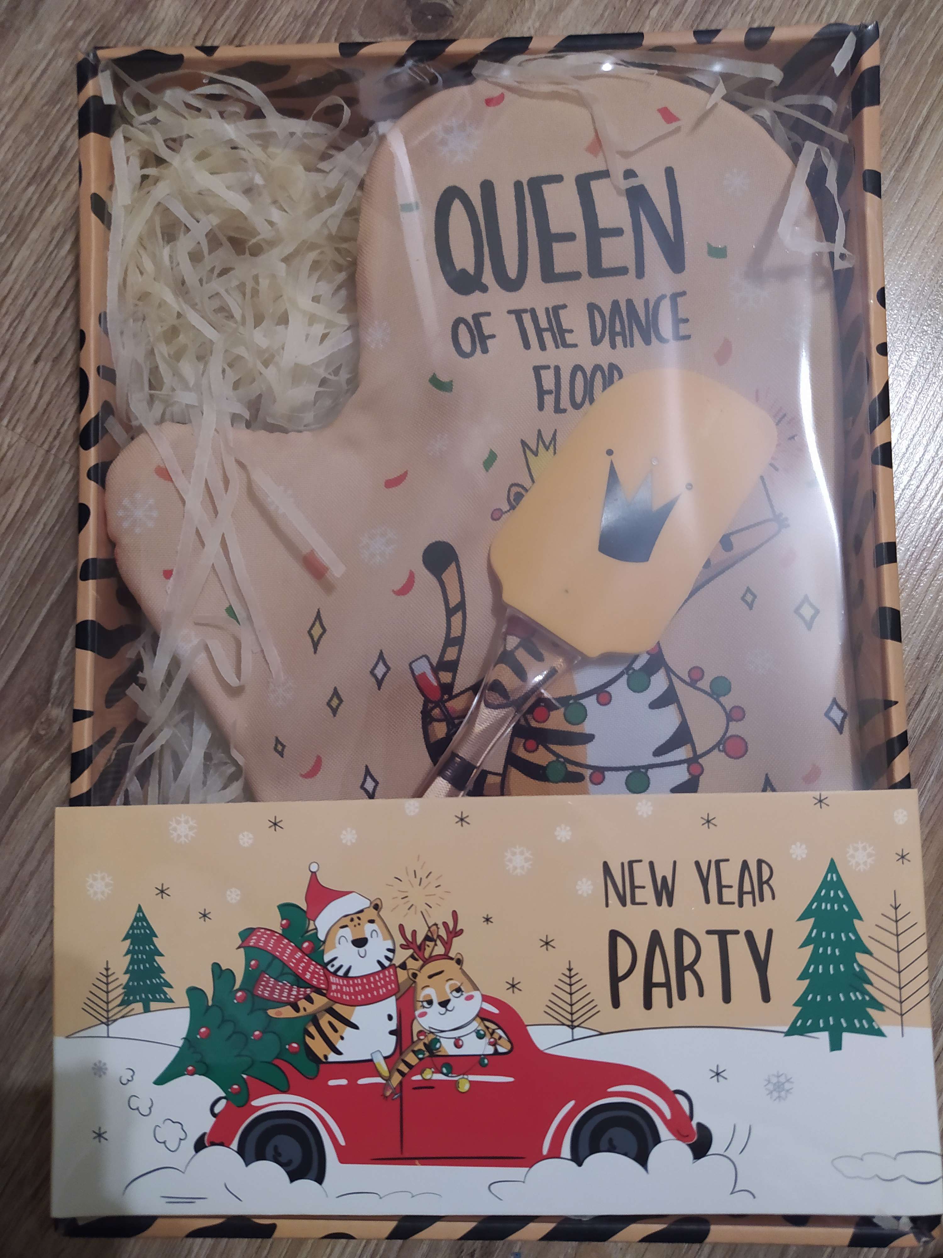 Фотография покупателя товара Новогодний набор подарочный Party варежка-прихватка, лопатка силикон - Фото 2