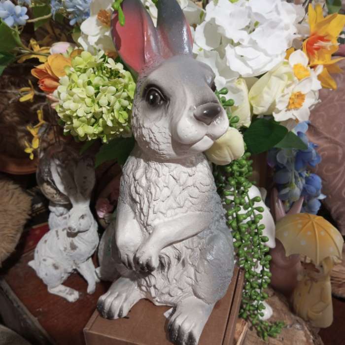 Фотография покупателя товара Садовая фигура из гипса «Заяц Вася», 33×15×17 см - Фото 3