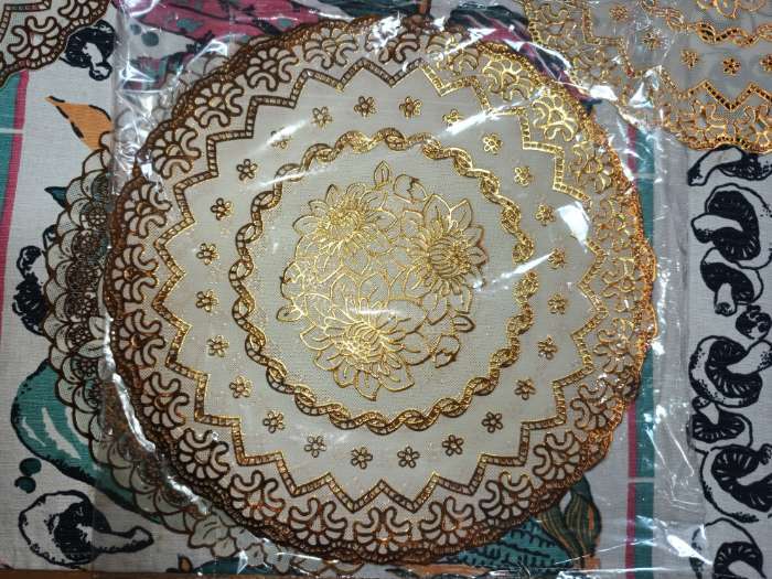 Фотография покупателя товара Салфетка сервировочная на стол «Букет», ажурная, d=30 см, цвет золото - Фото 1