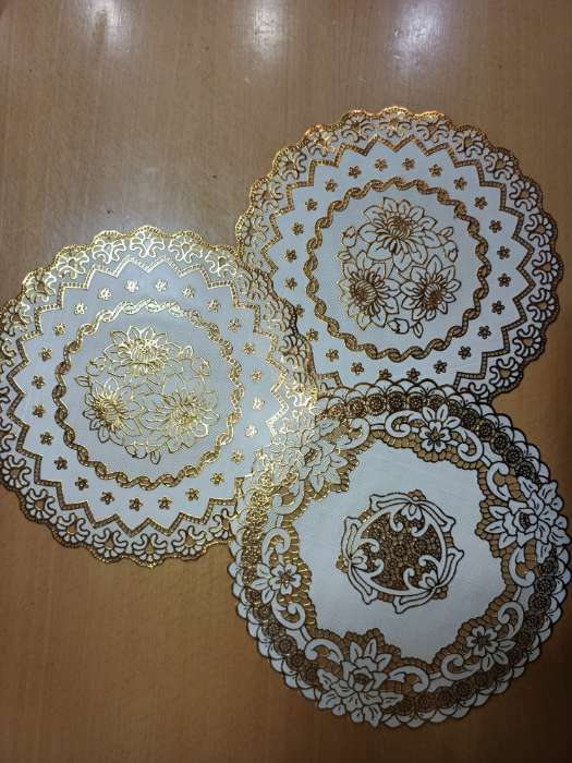 Фотография покупателя товара Салфетка сервировочная на стол «Букет», ажурная, d=30 см, цвет золото - Фото 2