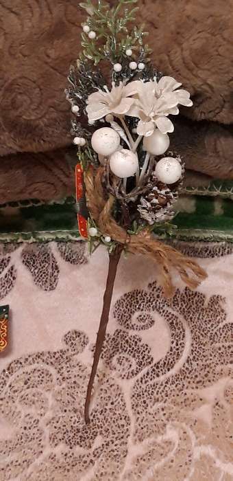 Фотография покупателя товара Декор "Зимняя магия" шишка белые ягоды цветы 24 см - Фото 2