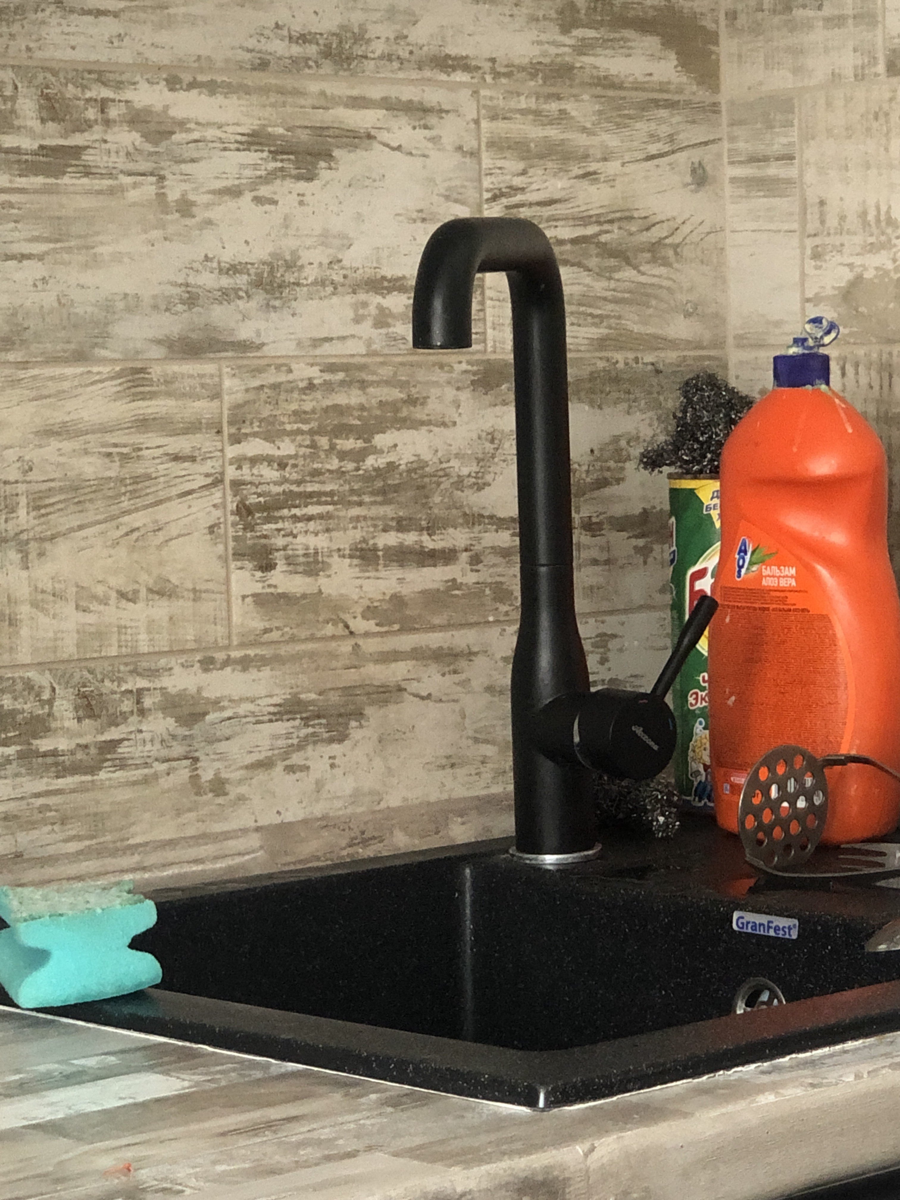 Фотография покупателя товара Cмеситель для кухни Accoona A4490F-3, однорычажный, высокий излив, латунь, черный
