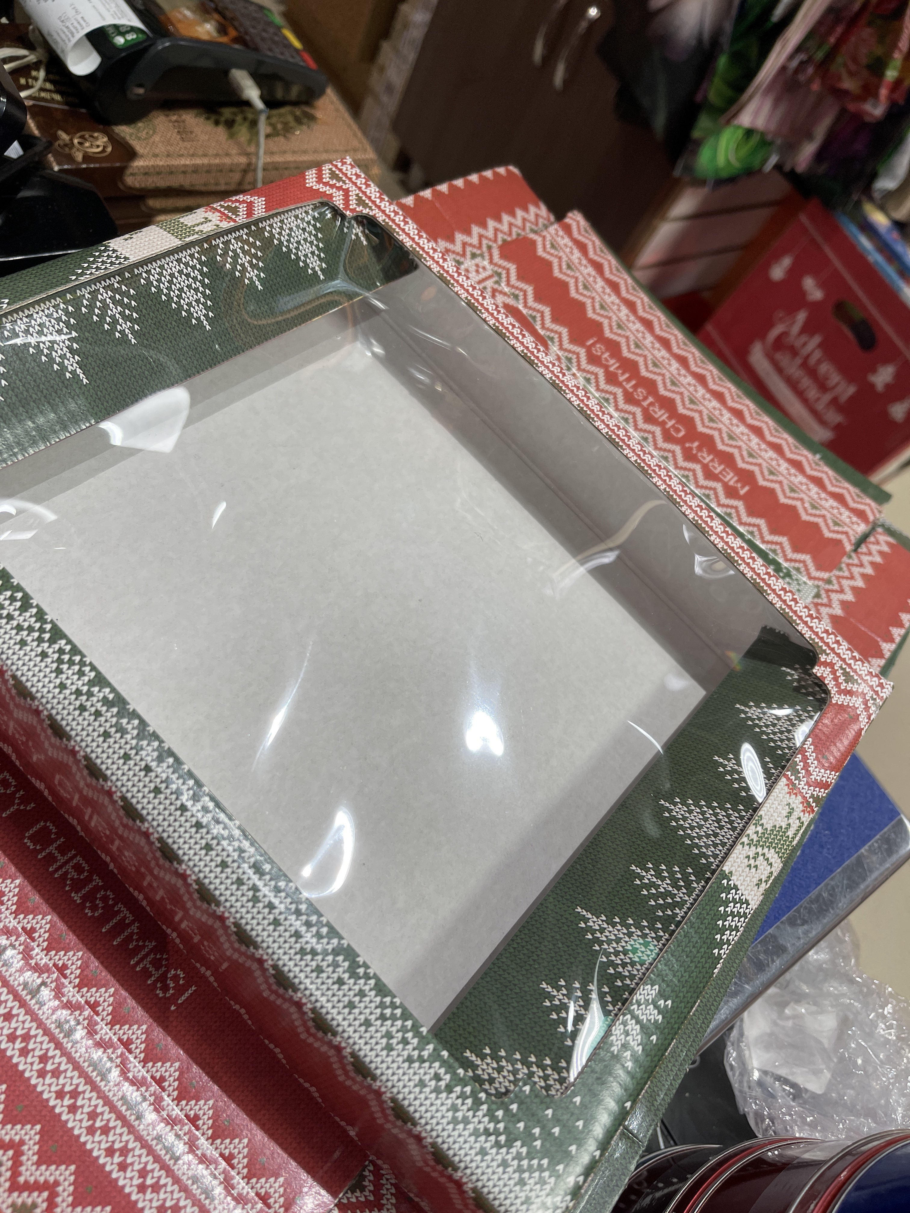 Фотография покупателя товара Коробка сборная крышка-дно с окном, "Рождественский вечер", 26 х 21 х 4 см - Фото 8