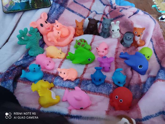 Фотография покупателя товара Набор резиновых игрушек для ванны «Маленькие друзья», с пищалкой, 5 шт, виды МИКС, Крошка Я - Фото 5