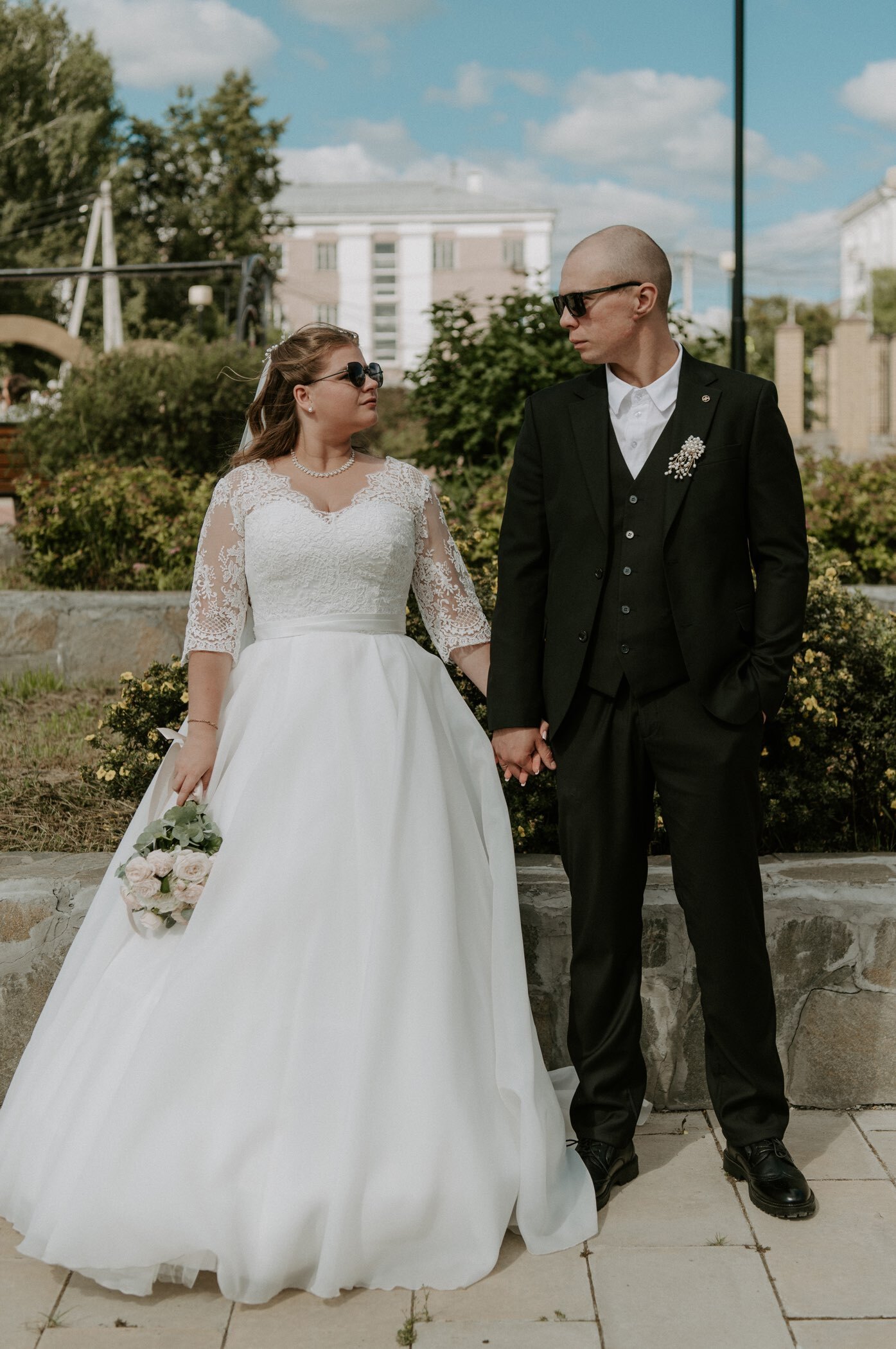 Фотография покупателя товара Брошь «Цветок» с жемчугом, белая в золоте - Фото 1