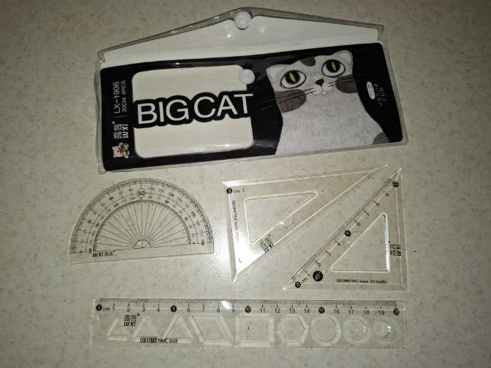 Фотография покупателя товара Набор геометрический «Котик»(линейка, транспортир, 2 угольника) в пенале, МИКС - Фото 1