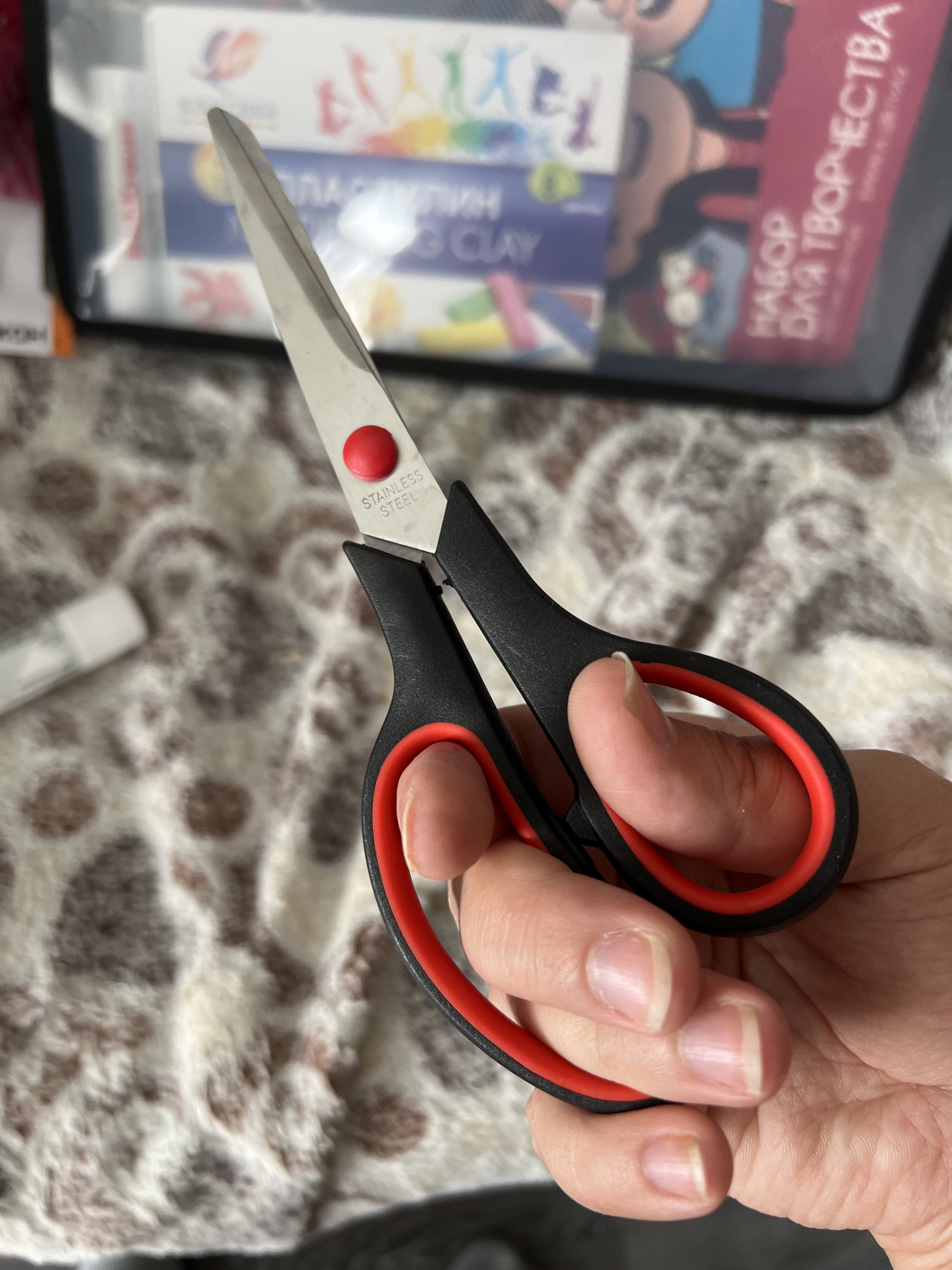 Фотография покупателя товара Ножницы канцелярские 19 см, ручки пластиковые с резиновыми вставками - Фото 1